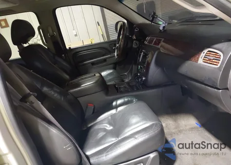 2011 GMC Yukon Xl 1500 Denali z USA, uszkodzony, nr VIN 1GKS2MEFXBR322770